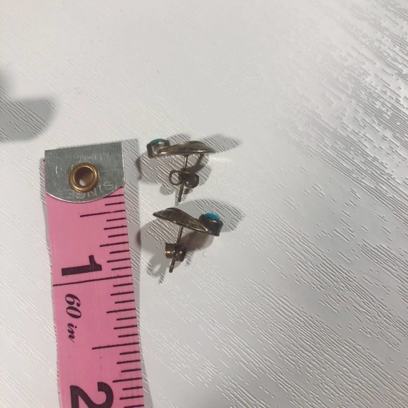 Vintage Indigenous Silver Tone Faux Turquoise Leaf Shaped Nature Earrings - Picture 8 of 8